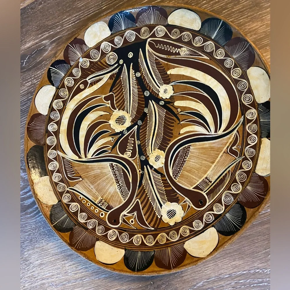 Beautiful vintage Mexican handcrafted decor plate - Picture 2 of 6